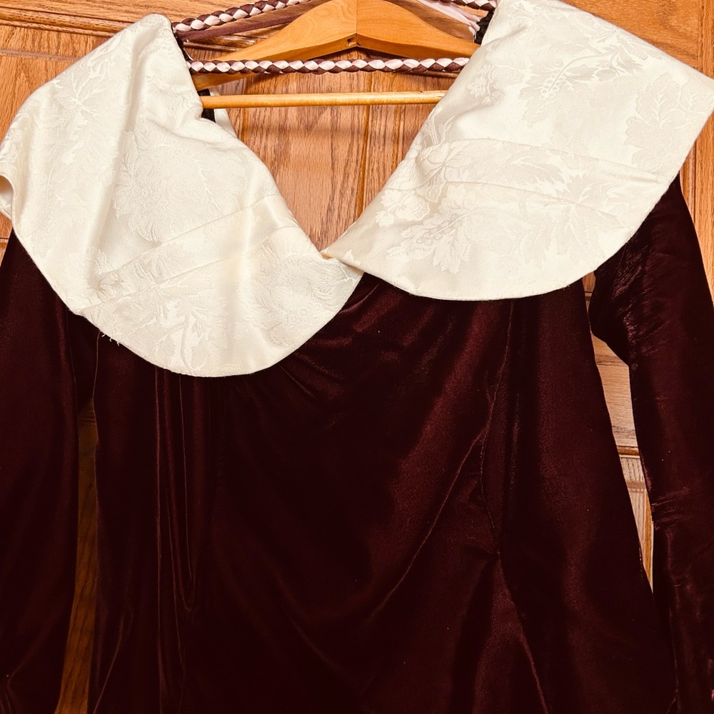 Elegant Off-shoulder Scott McClintock Scarlet Velvet dress with brocade collar .